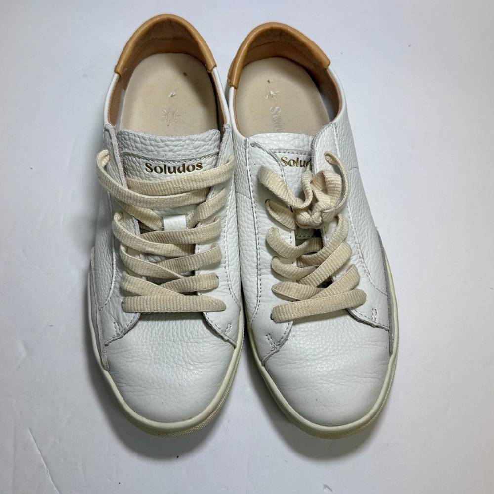 white leather sneakers are the Soludos Ibiza Classic Lace-Up size 6.5